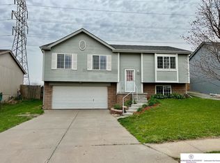 7710 Howell St, Omaha, NE 68122