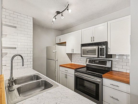 4th image of 30 Woodland Hills Dr Suite 8