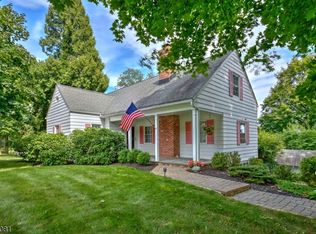 9 Cold Hill Rd, Mendham, NJ 07945