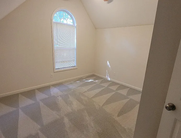 315 Robin Hood Rd — Photo 11