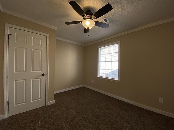 4th image of 1622 College St