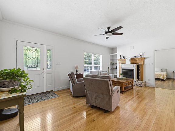 4th image of 2340 Lakewood Forest Rd