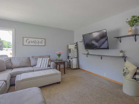 4th image of 4108 Northgate Dr NE