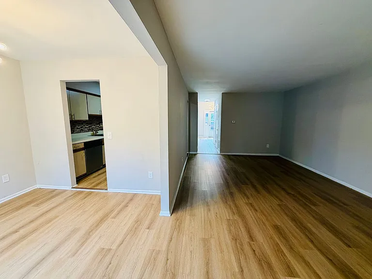 11 Saffron Dr — Photo 20