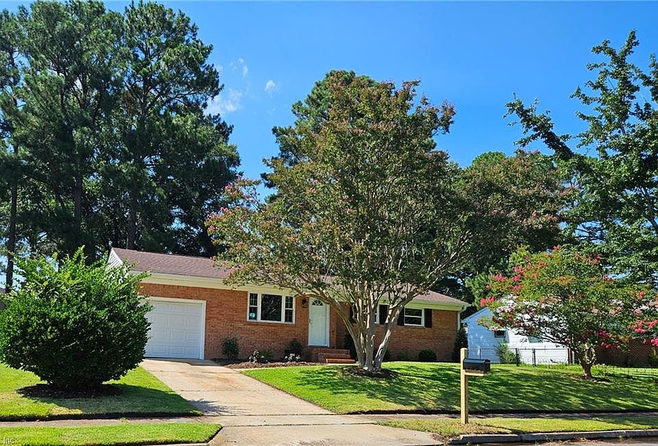 1st image of 3321 Pine Hill Cres