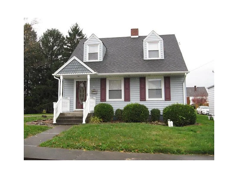 82 Mullen St photo 1