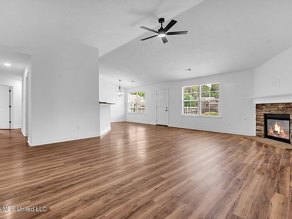 4th image of 7692 Brierfield Dr E