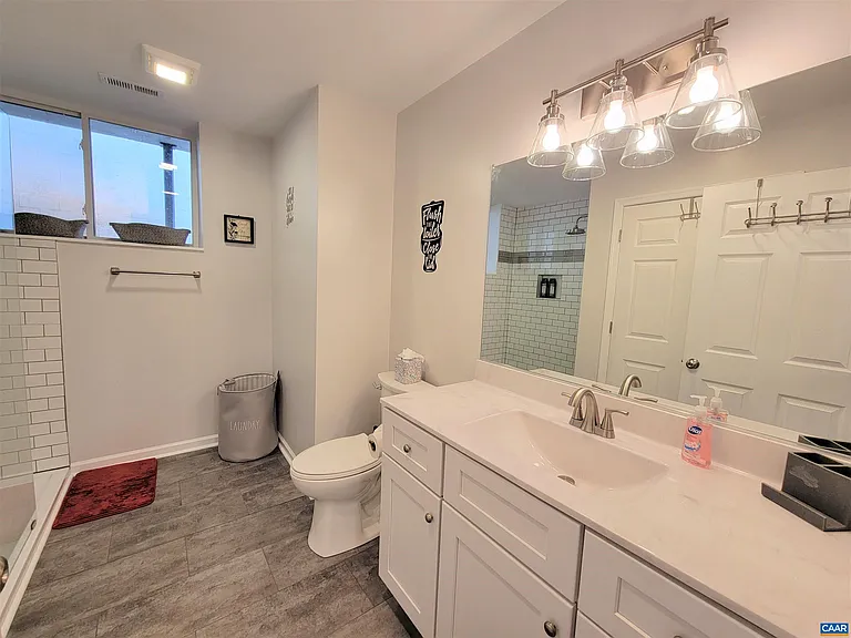 1511 E High St #3 — Photo 5