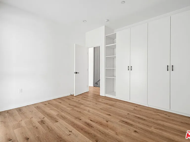 662 N Mariposa Ave #1/2 — Photo 10