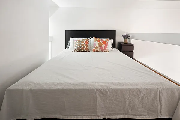 Rented by Keller Williams NYC | media 28