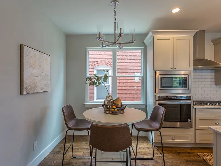 1102 S Greenwood Ave — Photo 6
