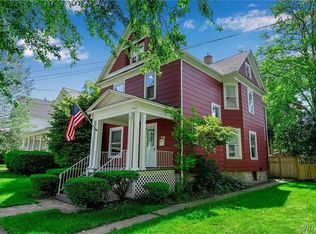 318 Washburn St, Lockport, NY 14094