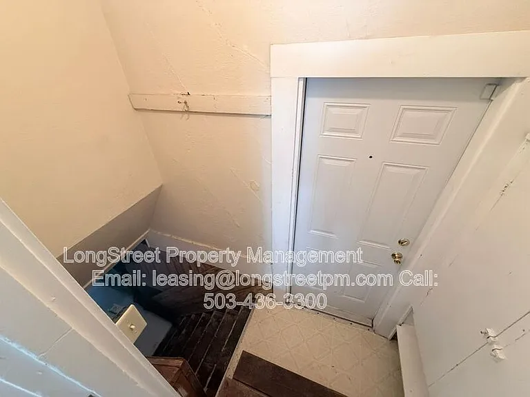 588 Knapps Pl NE — Photo 21