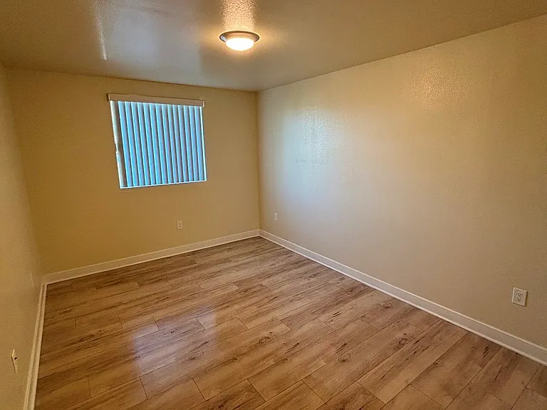 3910 Halldale Ave — Photo 13