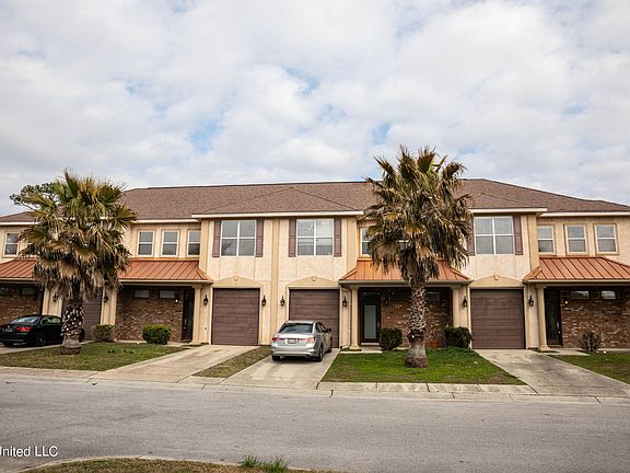 2nd image of 211 Capri Pl #214