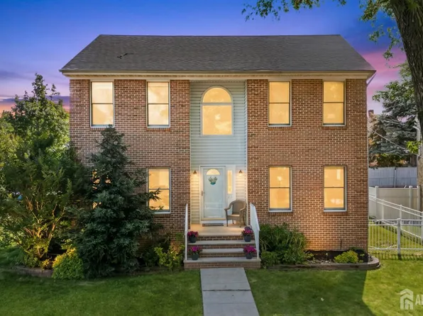 28 Wadsworth Ave, Metuchen, NJ 08840