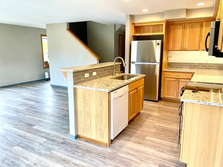 145 N Tamarack St — Photo 9