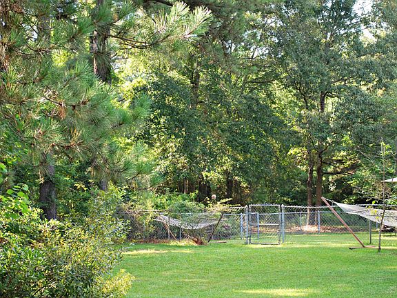 4th image of 685 Ellis Rd