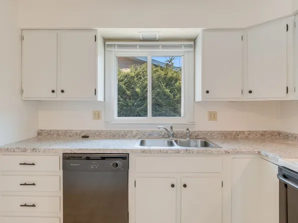 2306 S Lynn St, Urbana, IL 61801