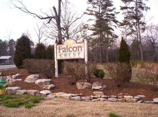 1000 Falcon Run Dr, Soddy Daisy, TN 37379