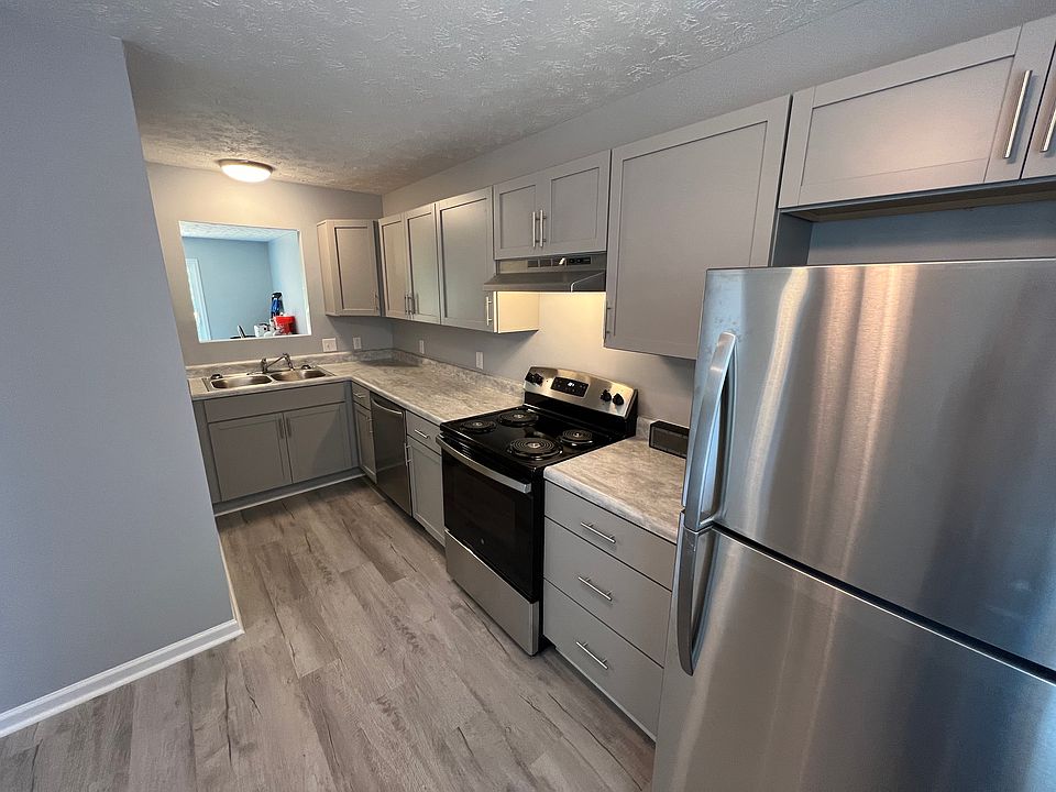 1st image of 124 Lakeview Dr #124