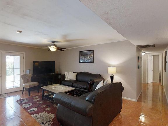 4th image of 4521 W Brown St
