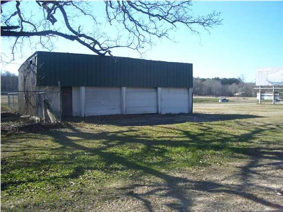 2nd image of 112 Old Barnes Rd