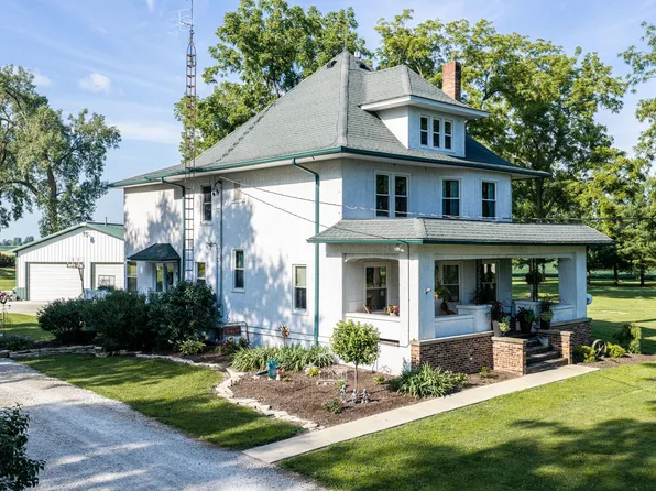 467 N 42nd Rd, Mendota, IL 61342