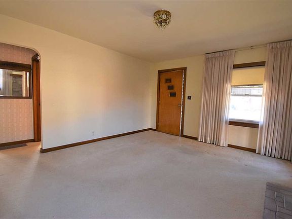 4th image of 21 N Frederick St