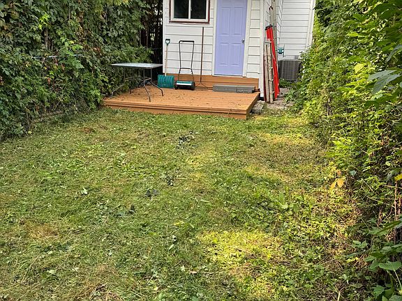 3rd image of 683 Mortimer Ave