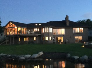 1732 Peninsula Dr, New Brighton, MN 55112