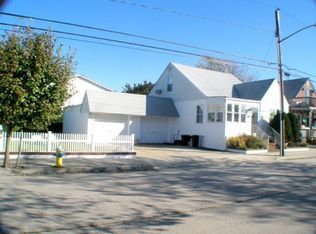 62 Parkside Dr, Point Lookout, NY 11569