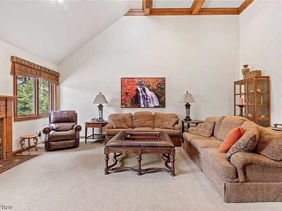 5th image of 547 Meadow Ln
