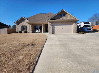 102 Nicholas View Ln, Hazel Green, AL 35750