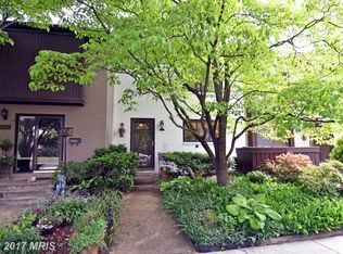 11605 Golf Course Sq, Reston, VA 20191