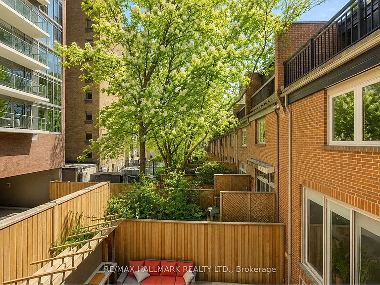 308 Jarvis St #203 — Photo 19