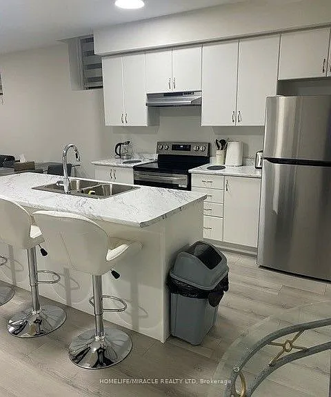 161 Rowe St — Photo 2
