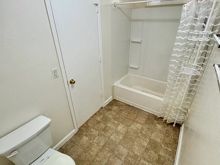 465 Camelback Rd — Photo 16