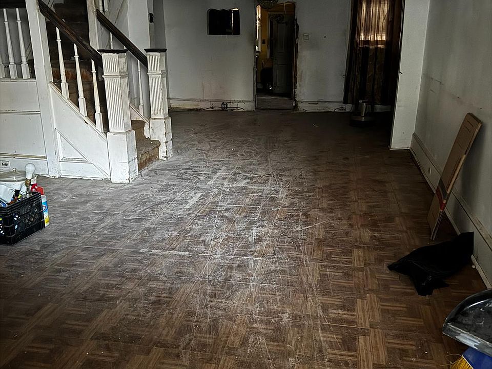 2nd image of 320 N Robinson St