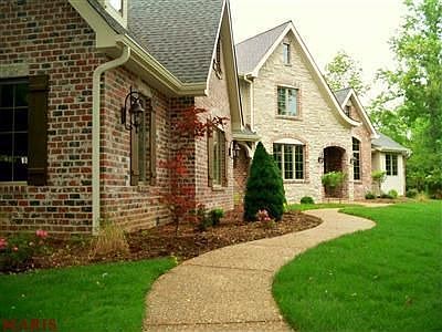 3rd image of 2511 Town And Country Ln