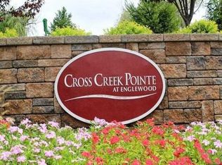 81 Fox Run Dr #107, Englewood, NJ 07631