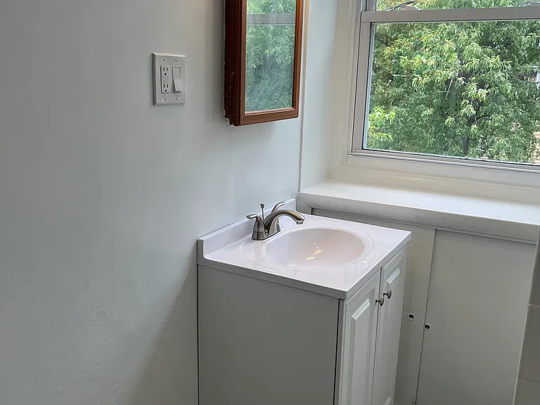 1616 Melby Ct — Photo 9