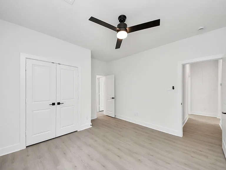 860 Rachel St #A — Photo 35