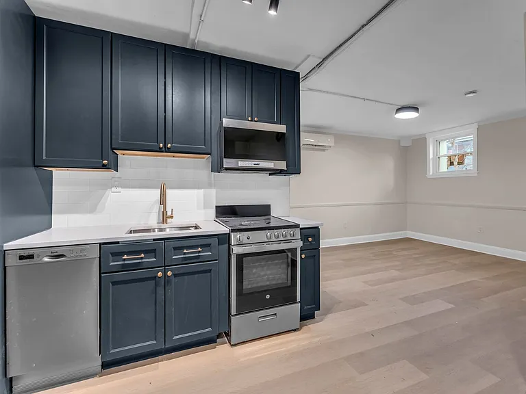 The Woodrow at 300 E 30th Street — Photo 20