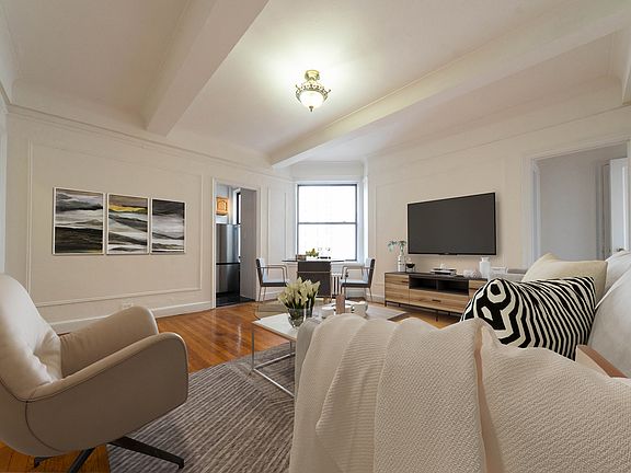 3rd image of 244 W 72nd St #C7