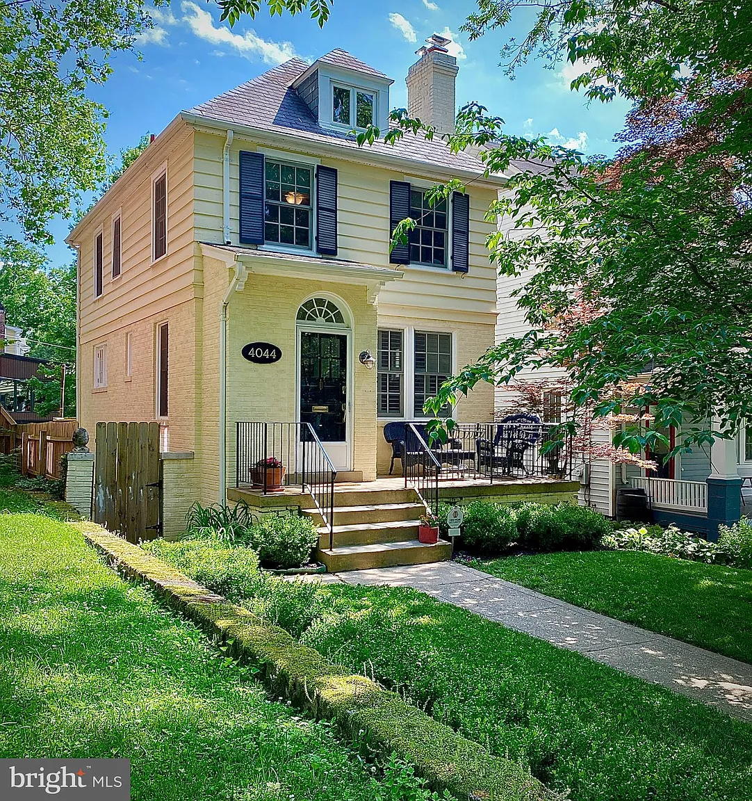 4044 Fessenden St NW photo 1