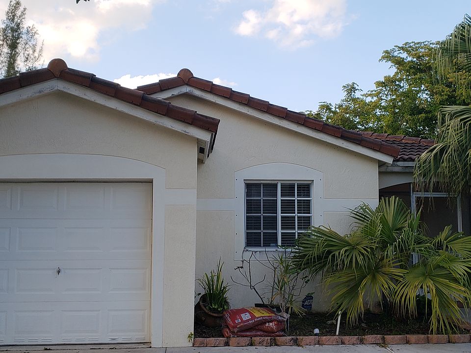 2nd image of 4637 SW 12th St