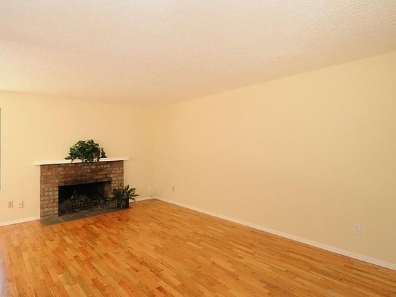 4th image of 14611 SE 21st St