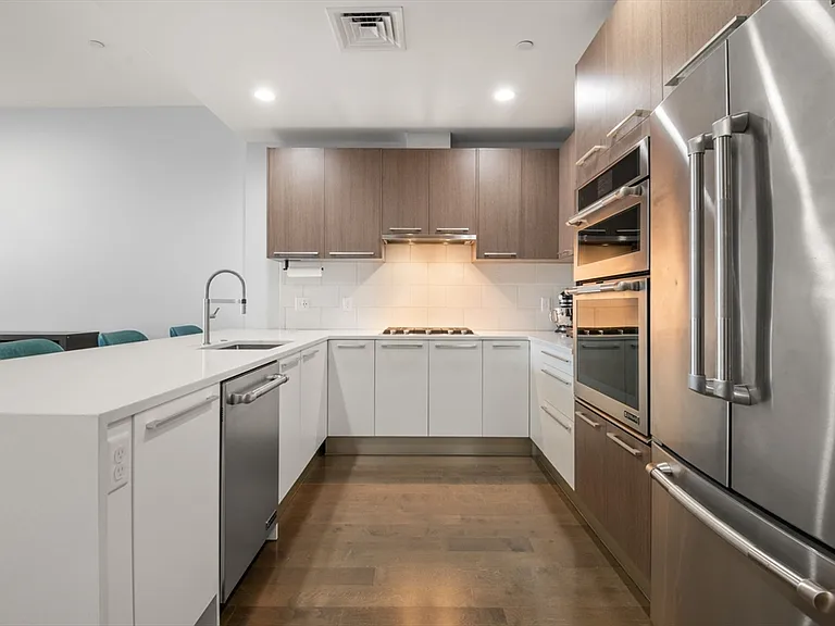 150 Dorchester Ave #611 — Photo 9