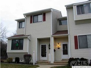 522 Clubhouse Dr, Middletown, NJ 07748